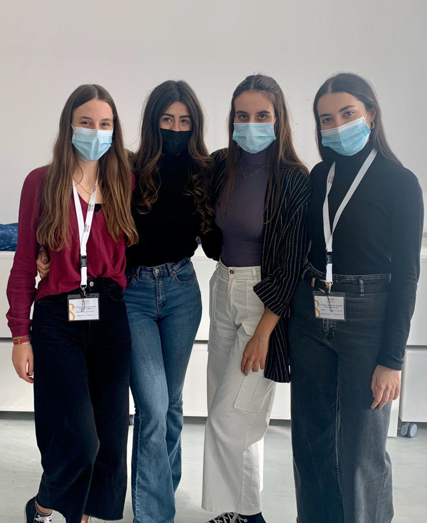 ST. MARY'S SCHOOL PROCLAMADA MEJOR ESCUELA DE DEBATE DE SEVILLA Equipo de debate ganador - St. Mary's School