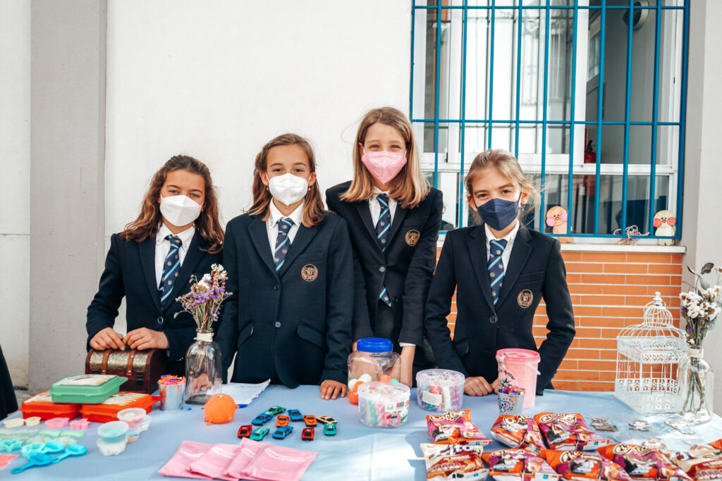 2ª EDICIÓN MERCADILLO SOLIDARIO ORGANIZADO POR ALUMNAS DE 5º EPO DSC06836 1024x683